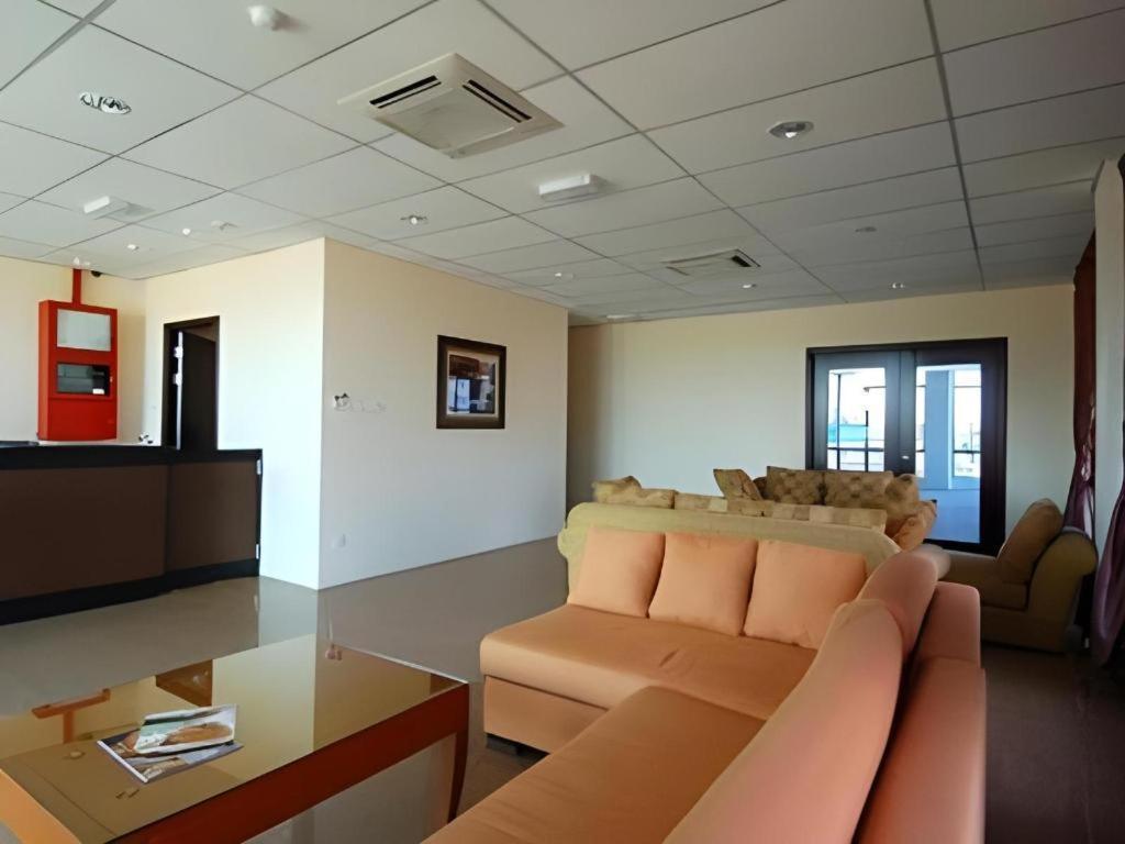 Aristo Hotel @ Putatan Kota Kinabalu Kültér fotó
