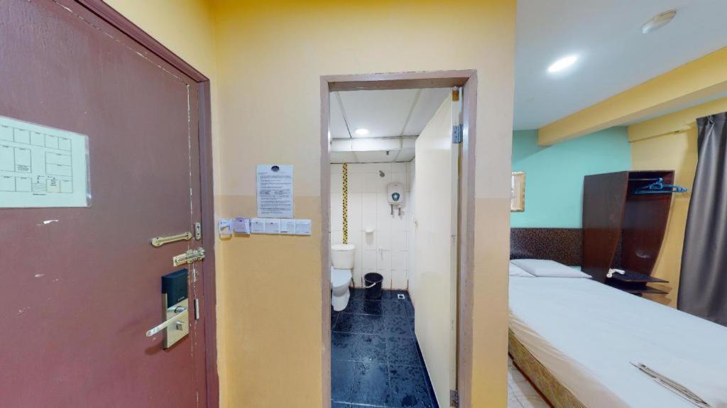 Aristo Hotel @ Putatan Kota Kinabalu Kültér fotó