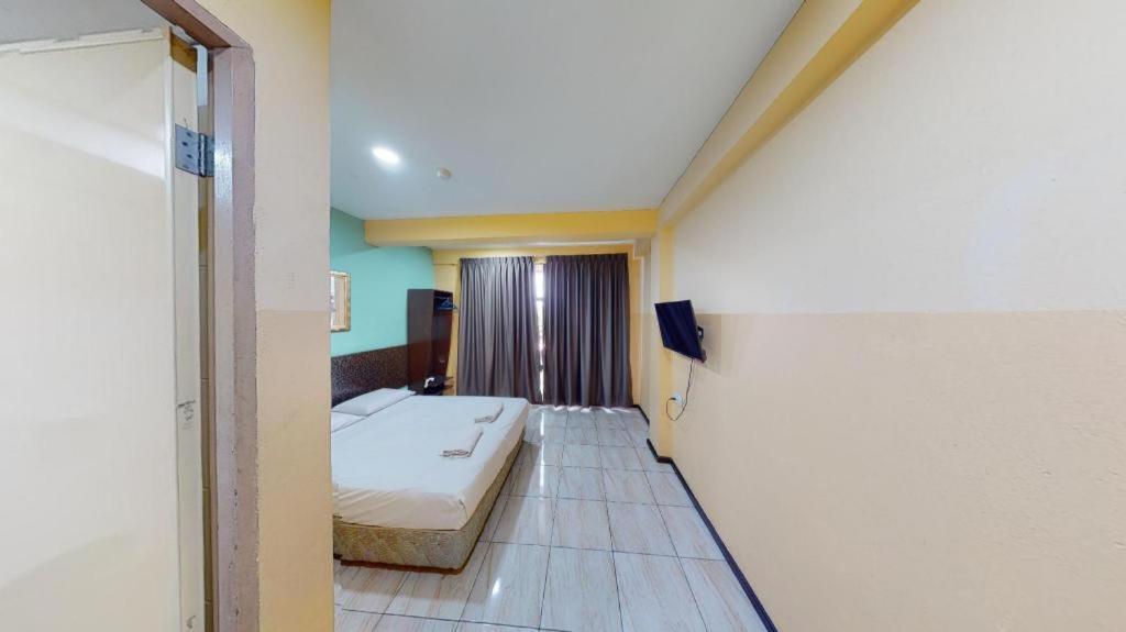 Aristo Hotel @ Putatan Kota Kinabalu Kültér fotó