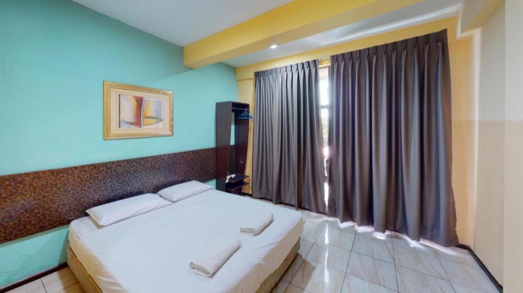 Aristo Hotel @ Putatan Kota Kinabalu Kültér fotó